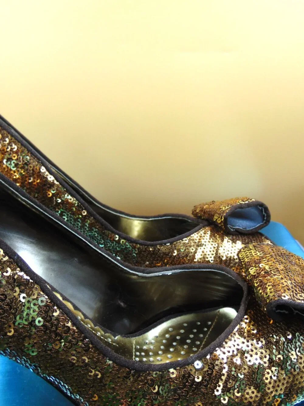 J.Renee Bronze Gold Sequin Bow Peep Toe Heels Pumps Womens Size 10M